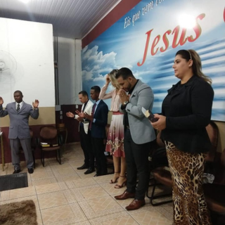 Deus abençoando a cada culto